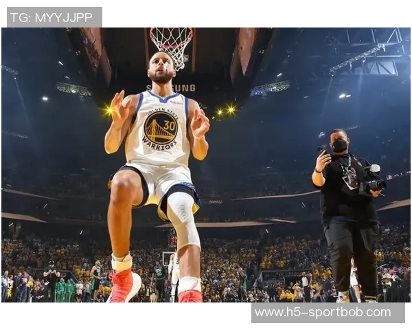 应对KD包夹策略乌度卡强调提升无球移动避免停滞不前